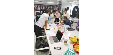 Hunter Team Visited Our Showroom for Sample Review and Selection